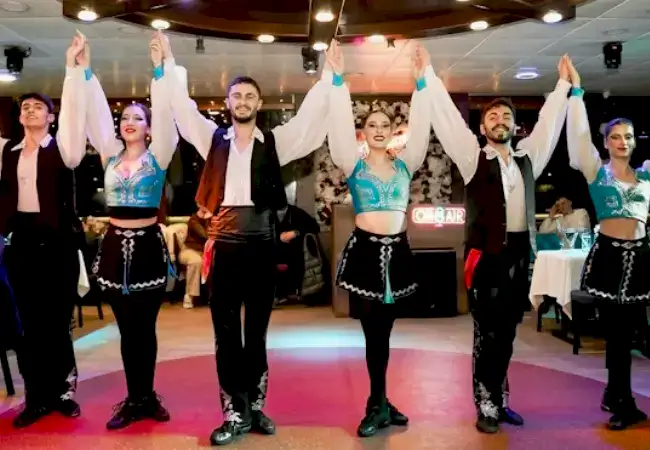 Bosphorus Cruise Tour With Dinner And Turkish Shows