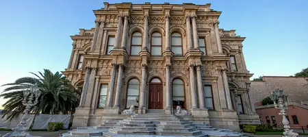 Kucuksu Pavilion Entrance