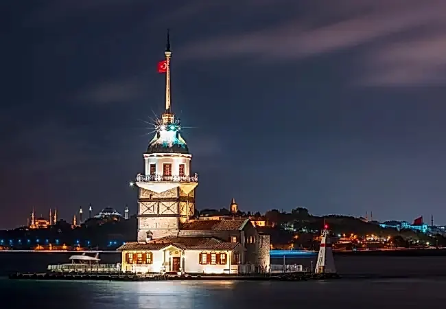 Maiden´S Tower Entrance With Audio Guide