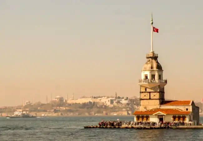 Maiden´S Tower Entrance With Audio Guide