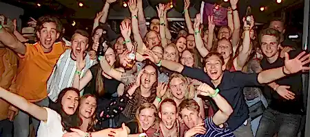 Pub Crawl / Explore Istanbul Night Life