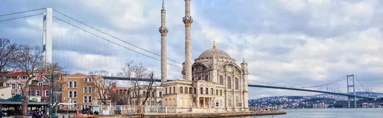 Spending time at Ortakoy with an Istanbul E-pass